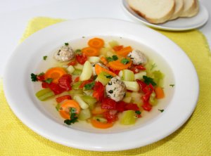 Суп овощной с фрикадельками